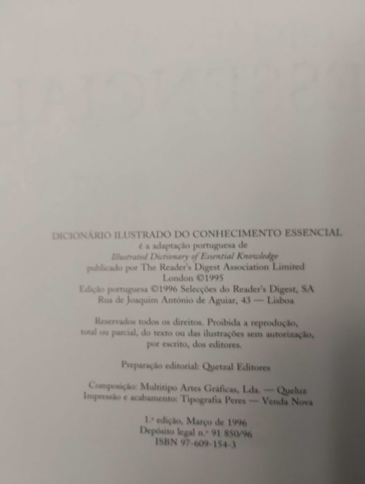 Dicionário Ilustrado do Conhecimento essencial