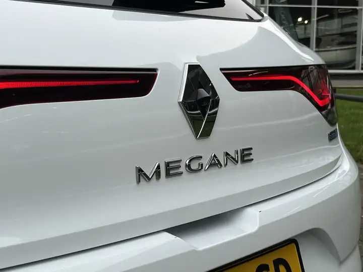 Бампер Renault Megane E-Tech розборка рено меган е теч