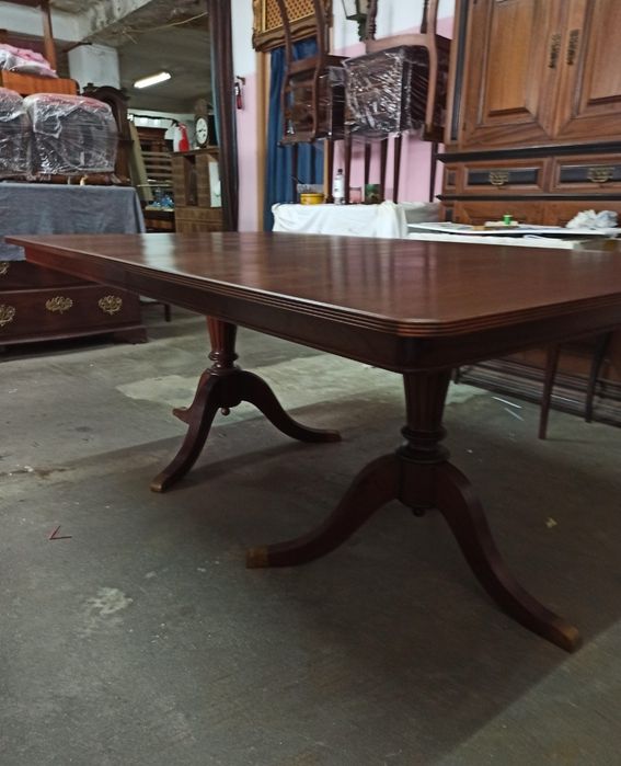 Mesa de sala de jantar