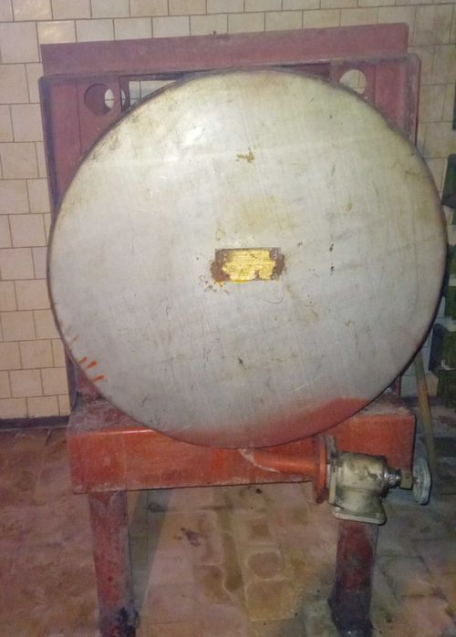 Ємності металеві (бочки). Бідони алюмінієві на 25 л . Балони (пропан).