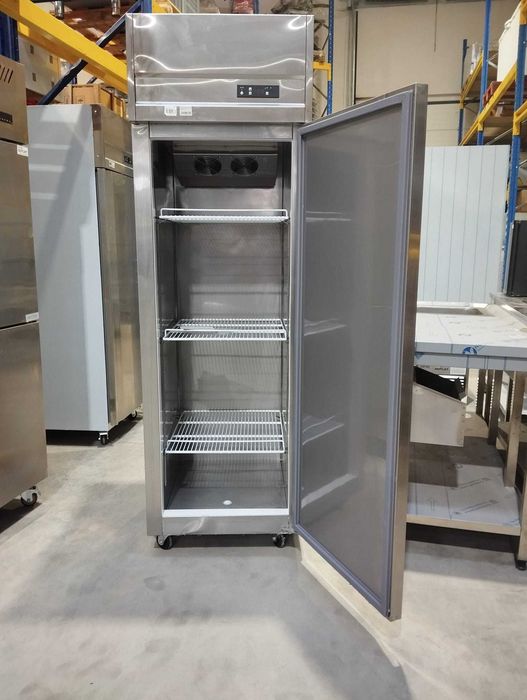 Frio vertical em inox - NOVO
Valor: 999€+IVA