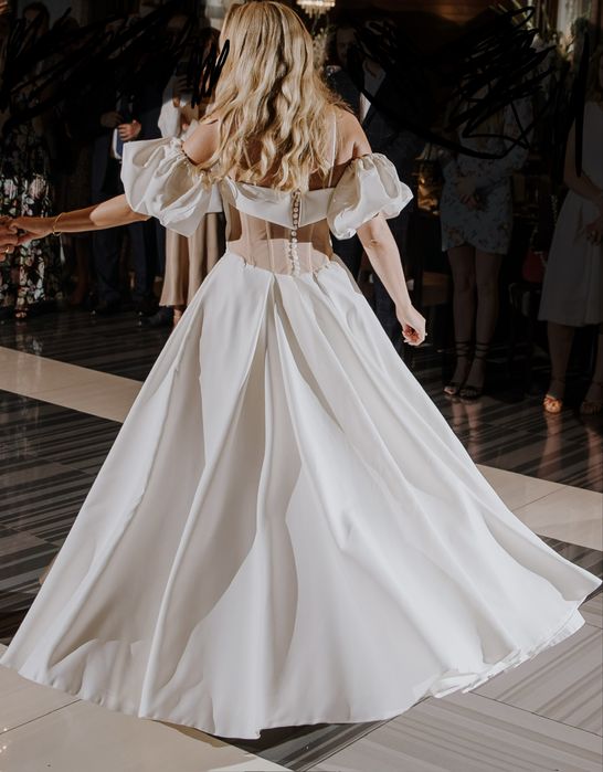 Suknia ślubna Anne Marie Perla S z rękawkami