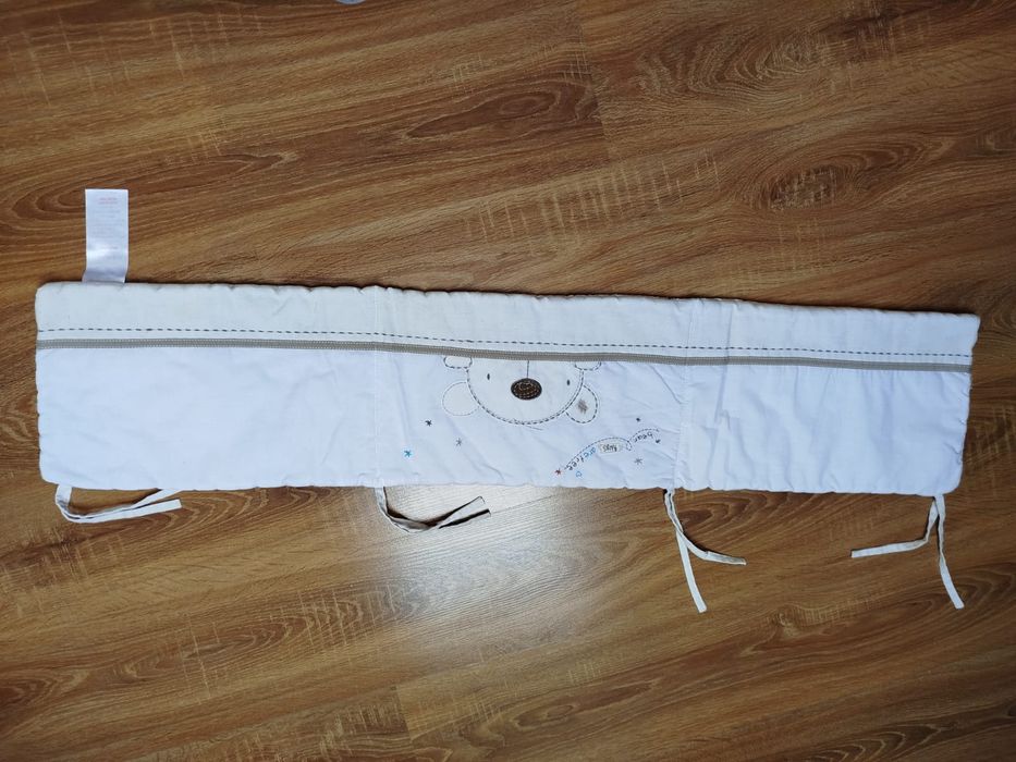 Ochraniacz do kołyski, prześcieradło, kołderka