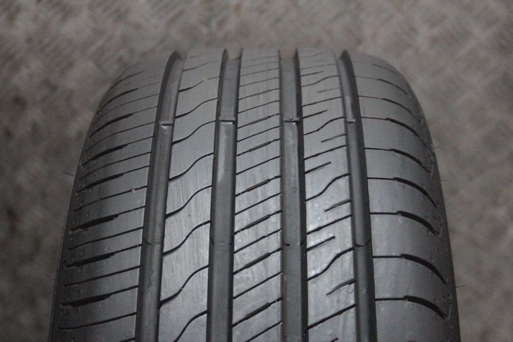 215/55/17 Goodyear EfficientGrip Performance 2 215/55 R17 98W XL 2023r
