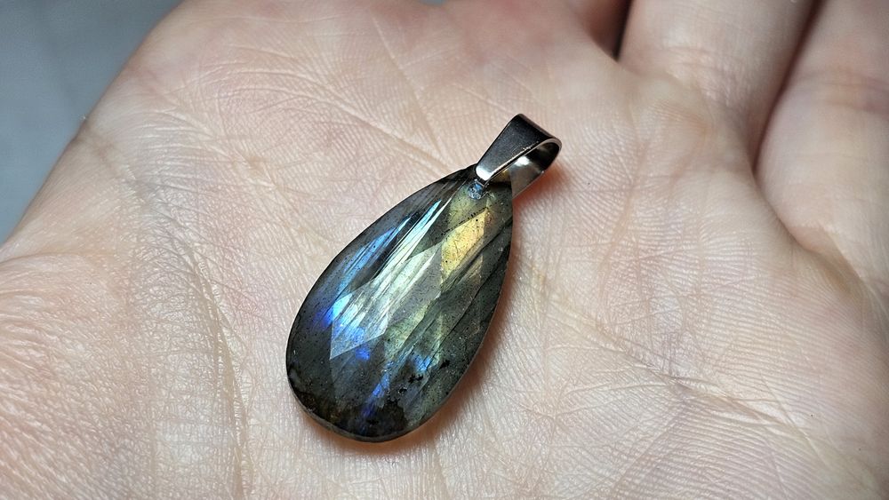 Wisiorek labradoryt LO#3.