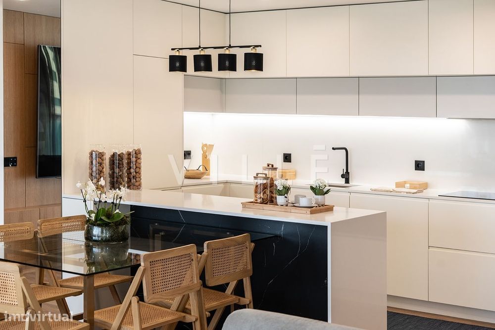 Exclusivo Apartamento T4 Duplex com Varanda e Terraço com vistas