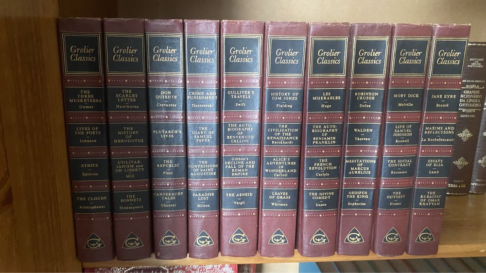 Livros e coleções em Português e Inglês