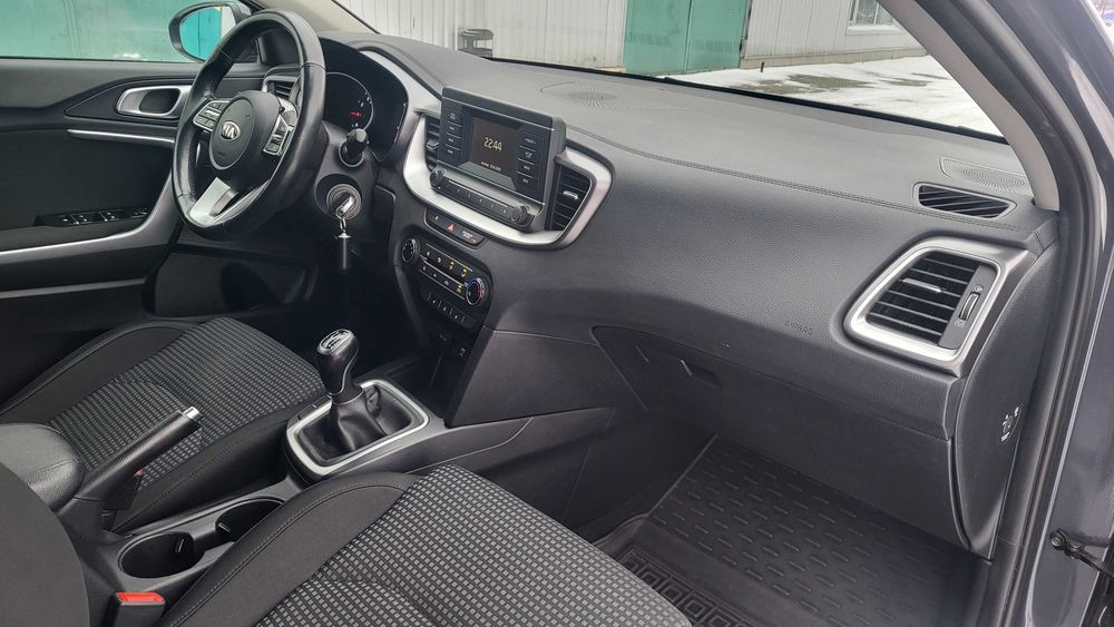 Авто Kia Ceed 1.6