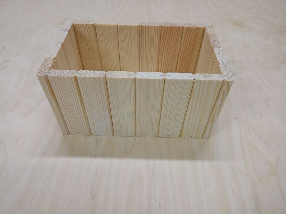 Skrzynka drewniana ozdobna stroik