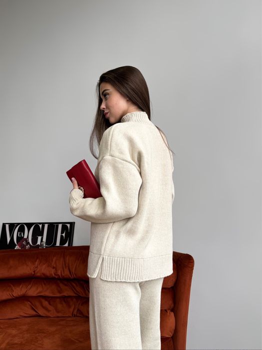 В’язаний молочний костюм теплий з вовни шерстяной вязаный костюм