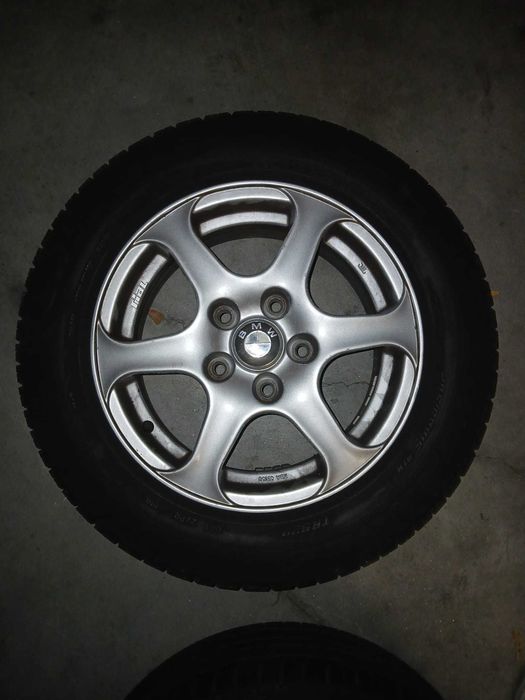Jantes BMW 15” + Pneus em Excelente Estado — Oportunidade!
