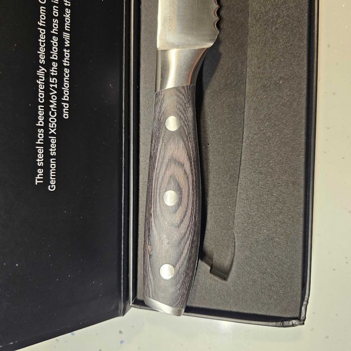 Nóż do chleba VINGA Kaiser / Srebrny