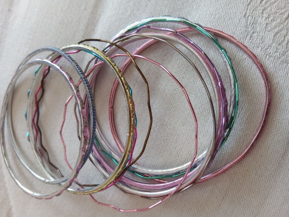 Acessórios: 2 lotes pulseiras
