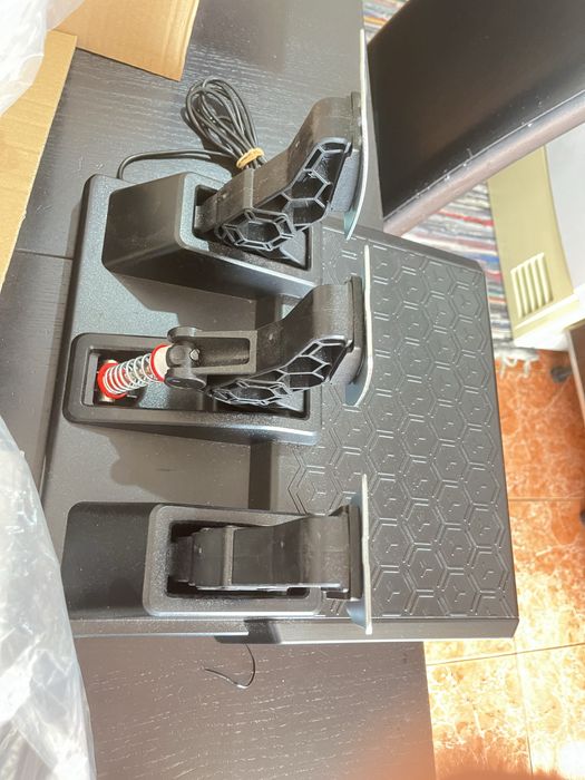 (URGENTE)Volante e pedais thrustmaster  T248 (ps5/ps4/pc) como novo e com garantia