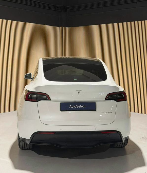 Tesla Model Y Long Range Dual Motor AWD