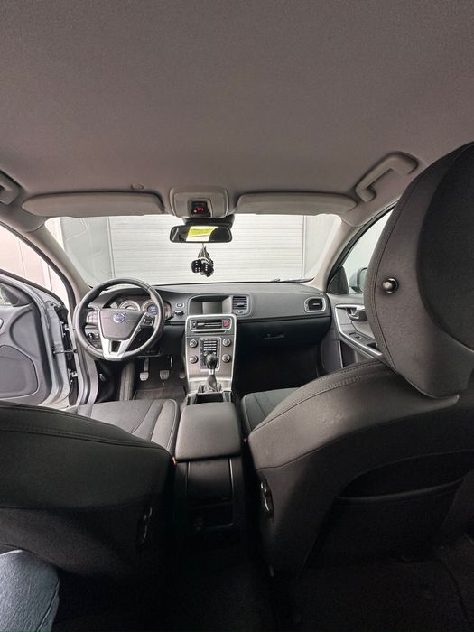 Volvo v60 1.6d 2011