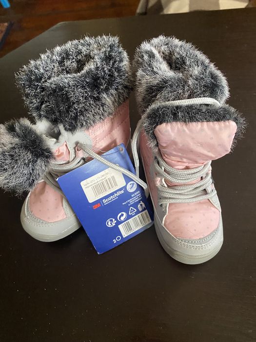 Продам сапожки абсолютно новые.