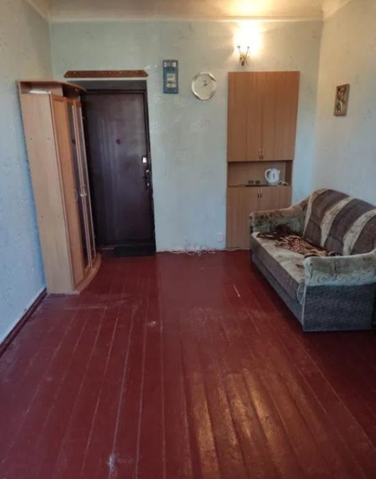 Продам комнату метро Масельского  пешком!