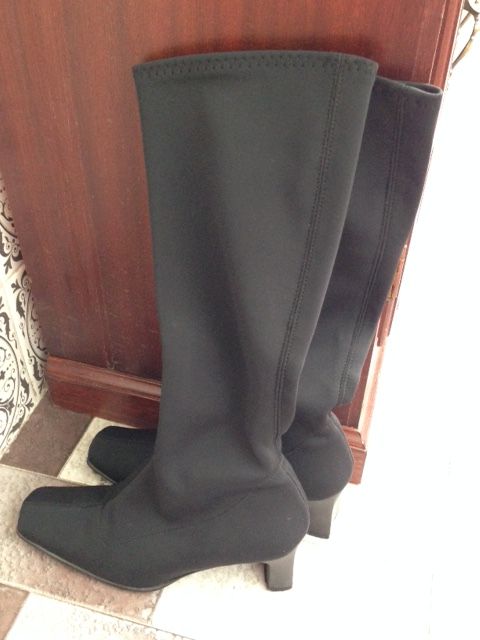 Dois pares de botas altas nº 34