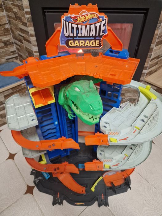 Ultimate garage hotwheels