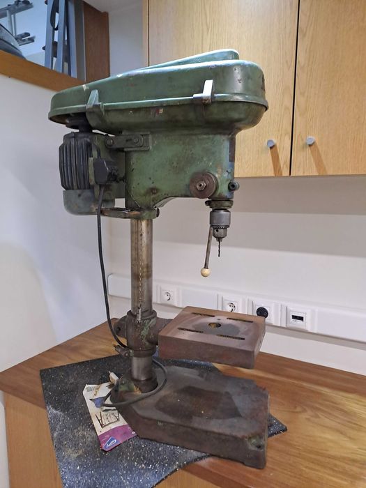 Vendo maquina de furar fixa