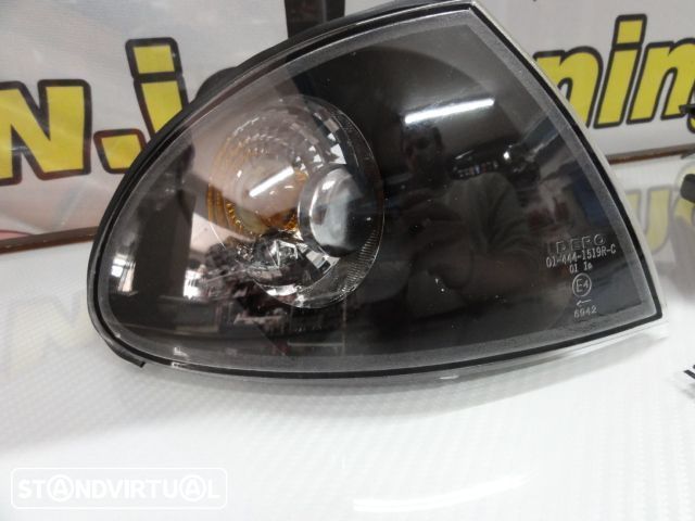 Pisca frontal BMW E46 limo / touring 4p 98-01 Fundo Preto