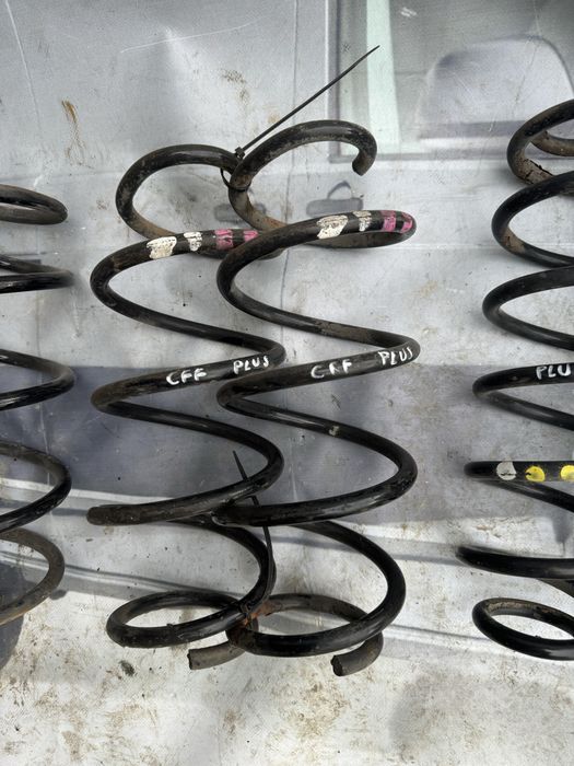 Пружини Golf Plus 5 6 пружина гольф плюс