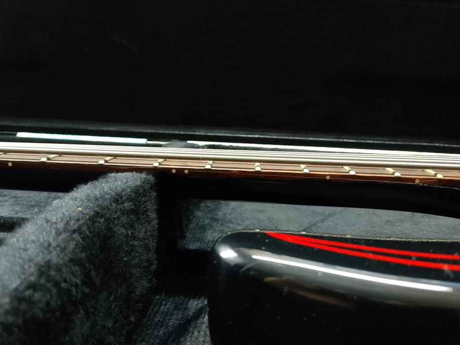 Gitara basowa Dean 5