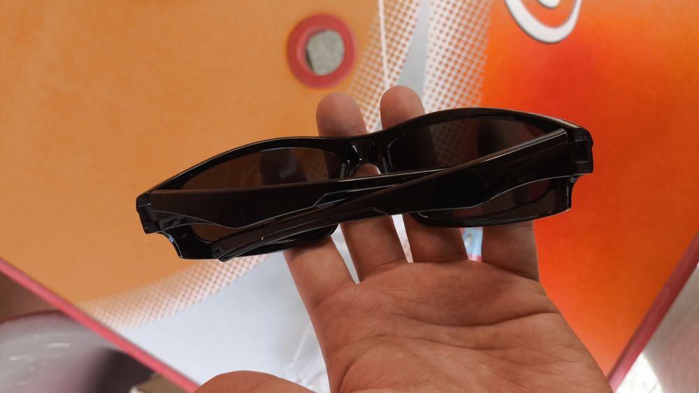 Óculos de sol novos