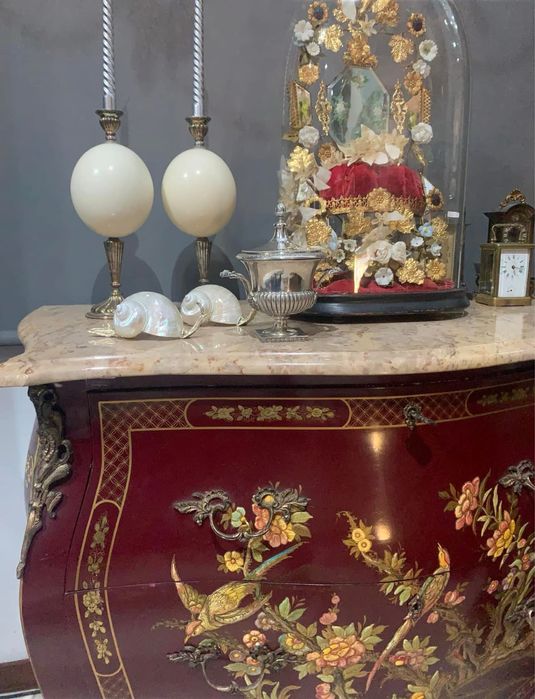 Comoda chinesa lacada  e comnpintura manual