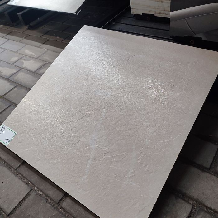 Płytki/GRES podłogowy 60/60 cm- 8,64 m2