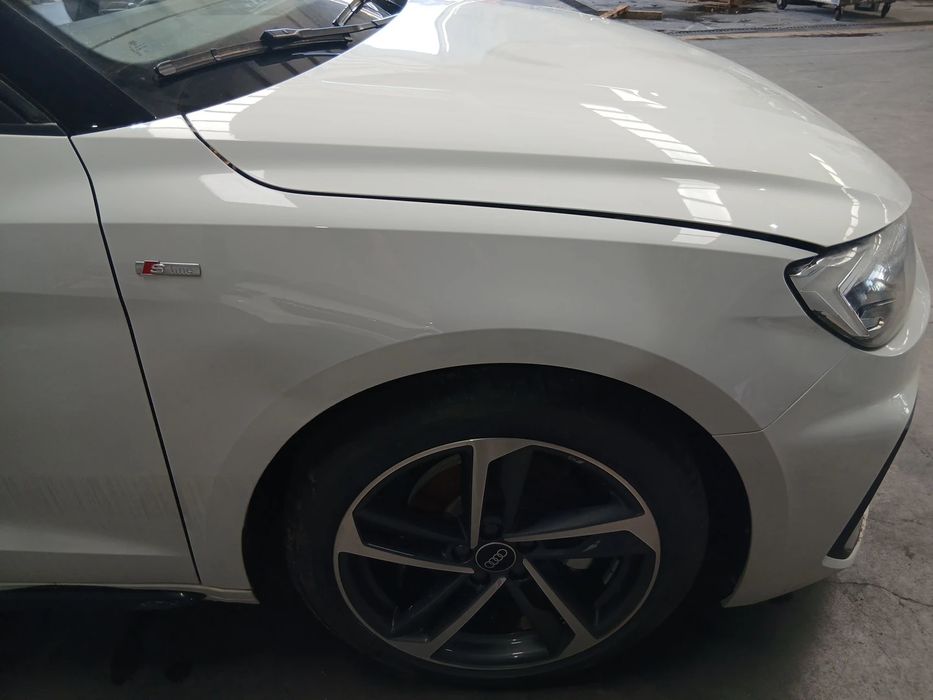 Guarda-lamas direito AUDI A1 Sportback (GBA)