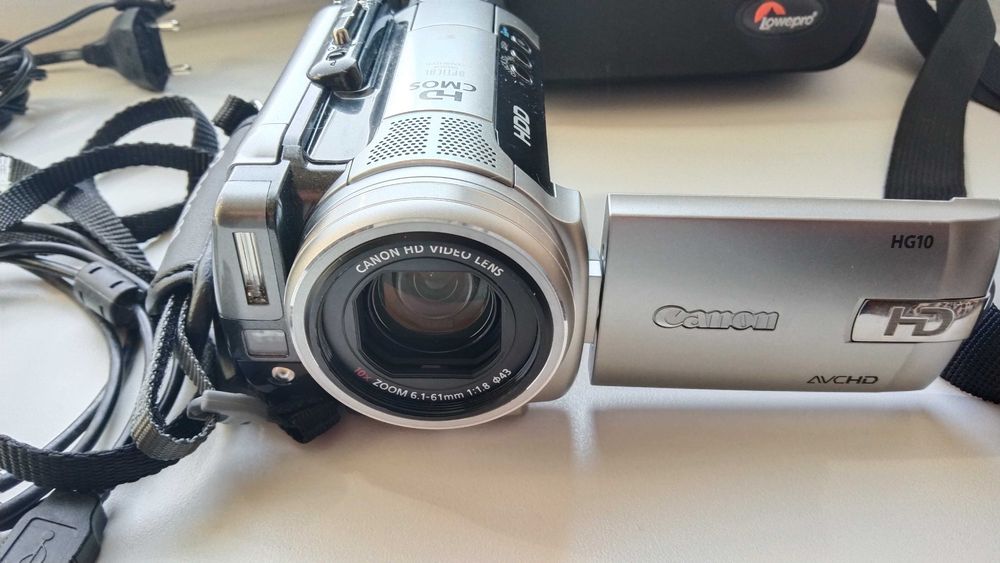 Цифровая Видеокамера Canon HG10 HDD40гб  FullHD