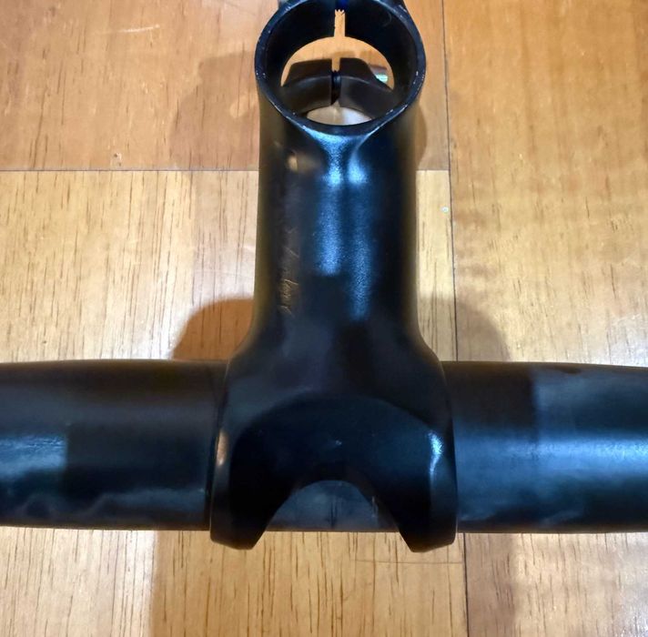 Vendo Volante KTM PRIME CARBON FLAT 720mm + Avanço Exonic
