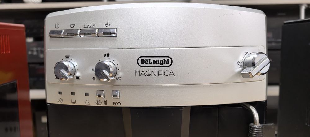 Кавові машини Delonghi Magnifica 1/2/3