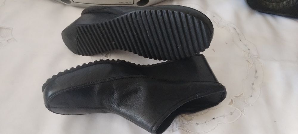 Шкіряні ботильйони Calvin Klein р.37 та шкіряні сабо р.39