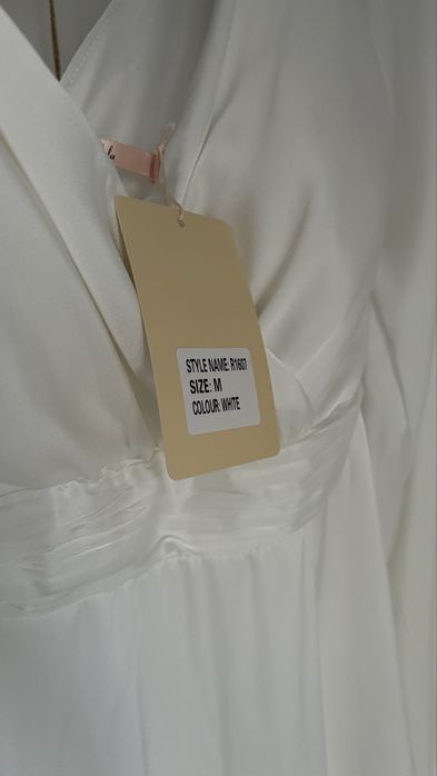 Suknia ślubna z długim rękawem