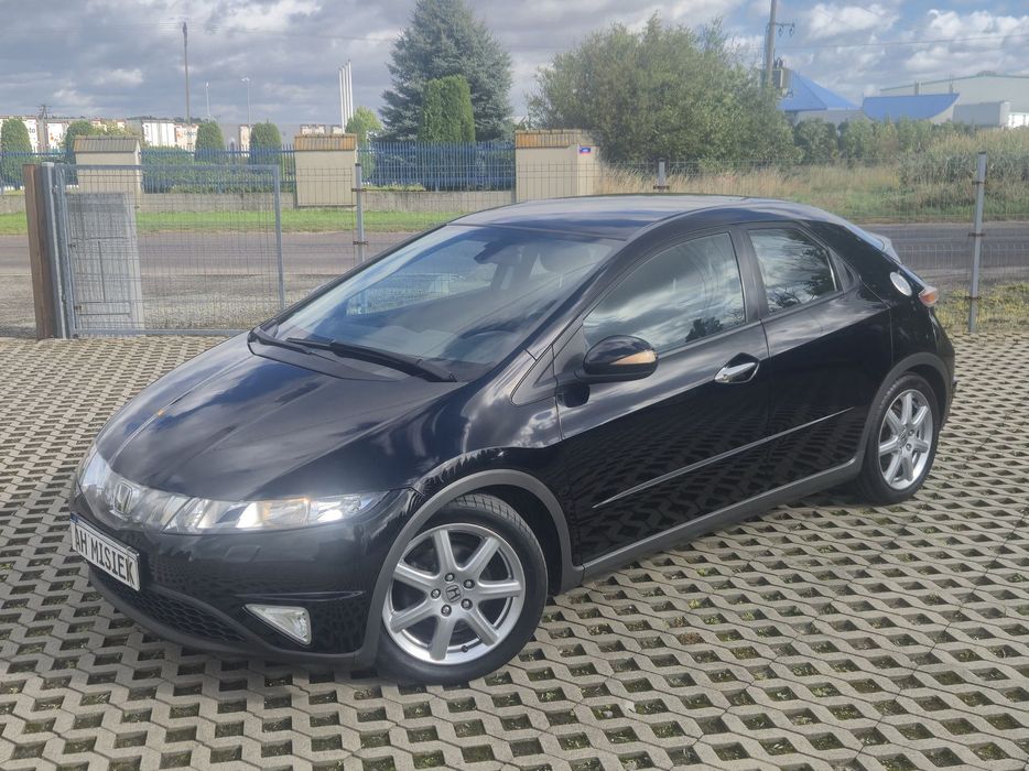 Honda Civic 1,8 140KM_Executive_bezwypadkowy_TOP