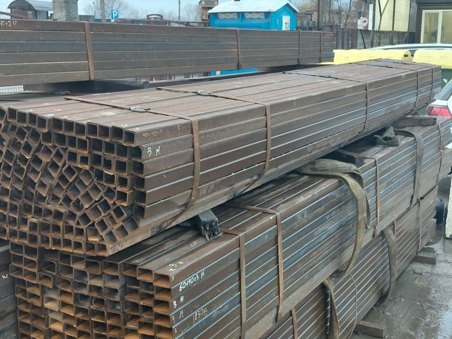 Труба профільна 40*40*3 (уцінка)