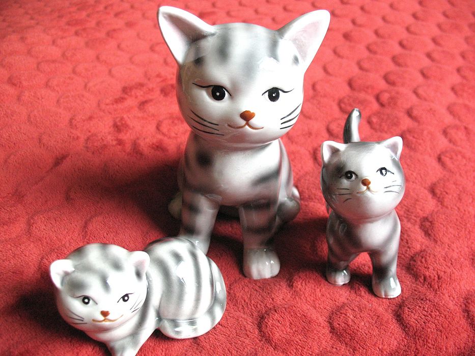 KOT - pręgowany 6 x 4 x 8 cm Figurka z porcelany