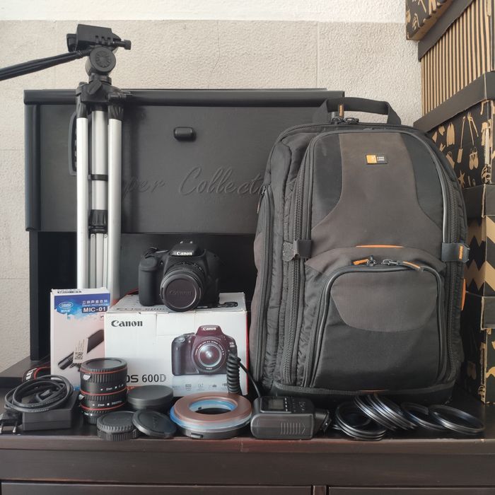 Câmara Canon EOS 600D + acessórios