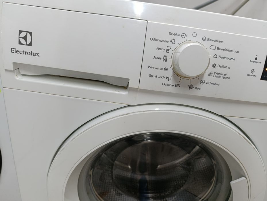 Pralka Electrolux 5kg 1200obr/min A++ slim 38cm