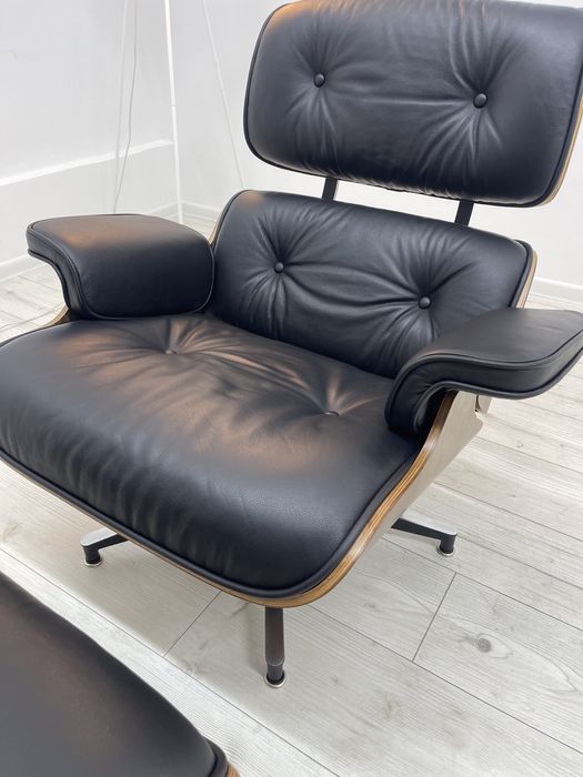 Легендарне крісло Eames Lounge Chair