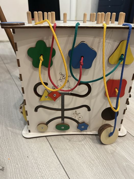 Бізі куб для дітей