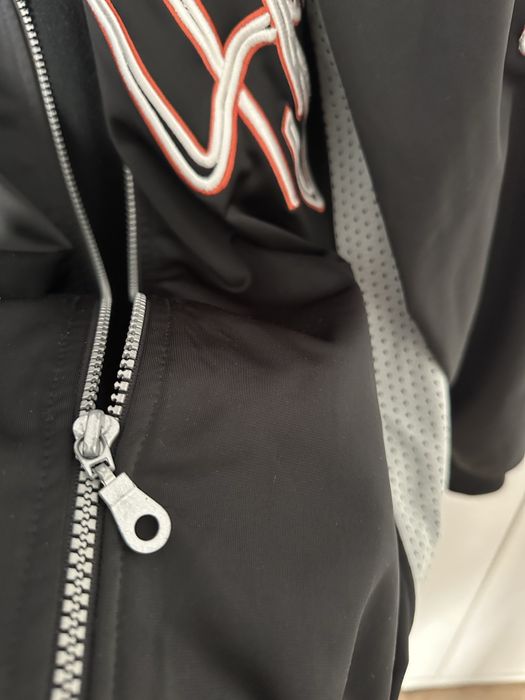 Basic line Bluza z kapturem graffiti