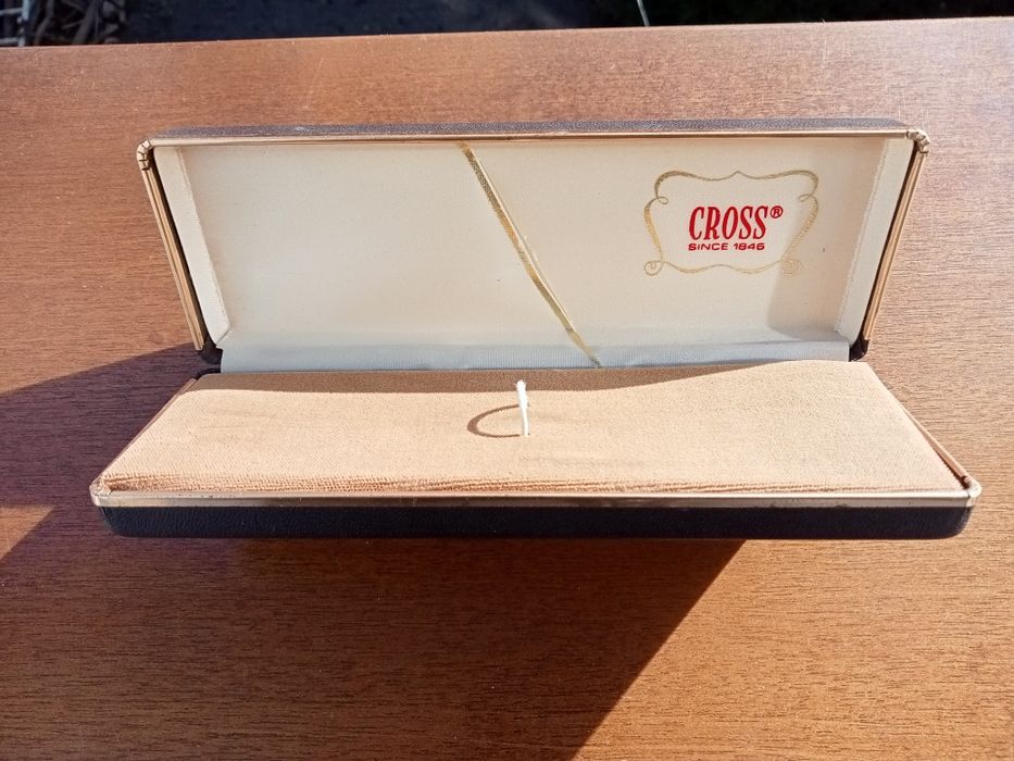 Caixas antigas para canetas