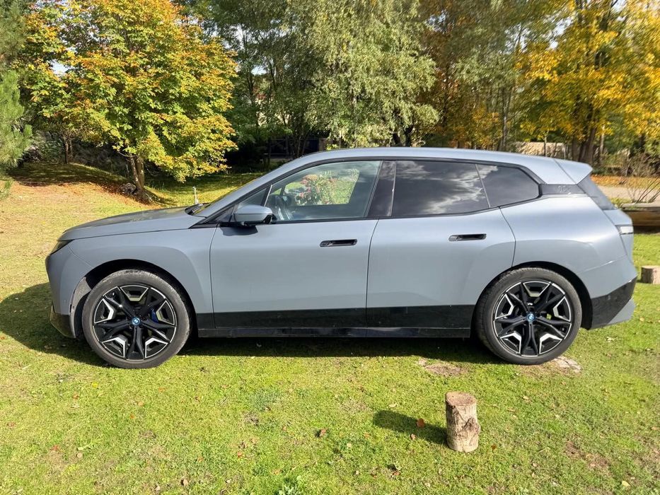 BMW iX