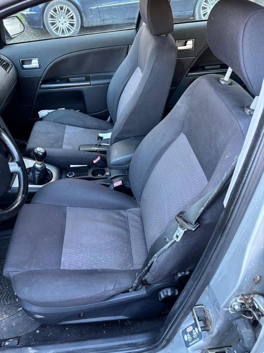 Ford Mondeo Gasolina de 2001 para peças