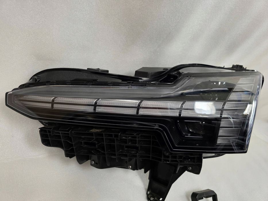 volvo ex30 2024 przód strona lewa lampa przednia 80000401