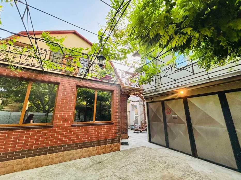 Дом  в центре возле парка + гот. бизнес Участок 6 соток! Торг.